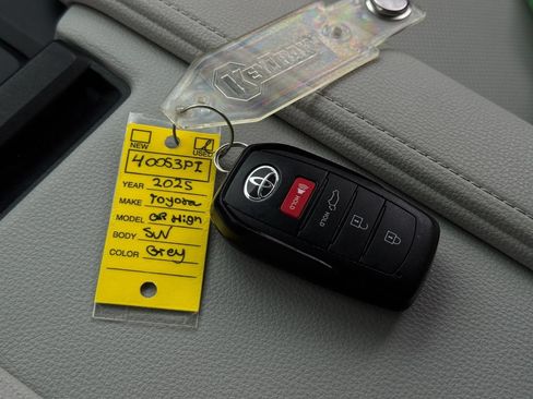 Certified 2025 Toyota Grand Highlander AWD Hybrid image 33