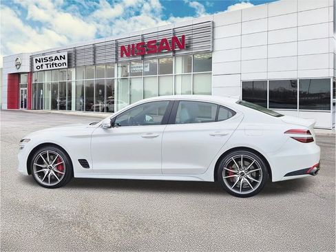 Used 2025 Genesis G70 2.5T image 7