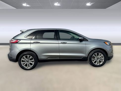 Used 2024 Ford Edge Titanium image 7