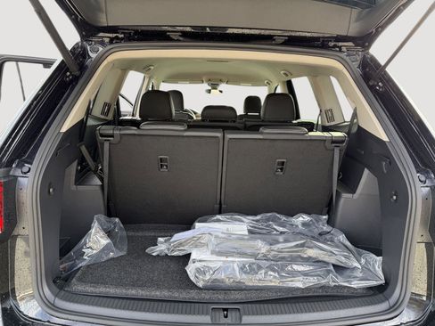 New 2026 Volkswagen Atlas SE image 11