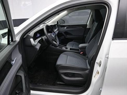 New 2026 Volkswagen Tiguan SE AWD/4WD image 9