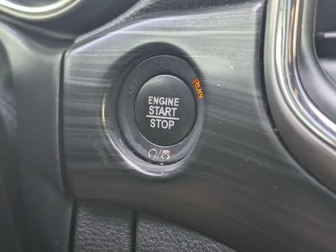 Used 2021 Jeep Grand Cherokee Laredo AWD/4WD image 17