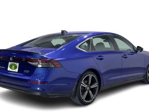 Used 2023 Honda Accord Sport image 2