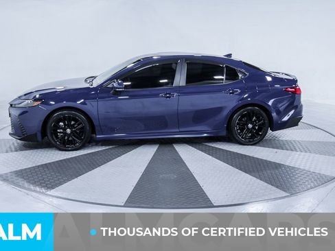 Used 2025 Toyota Camry SE image 4