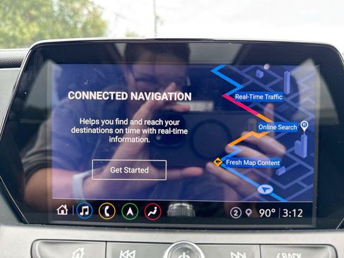 Used 2021 Chevrolet Blazer LT w/ Sound & Technology Package FWD image 10