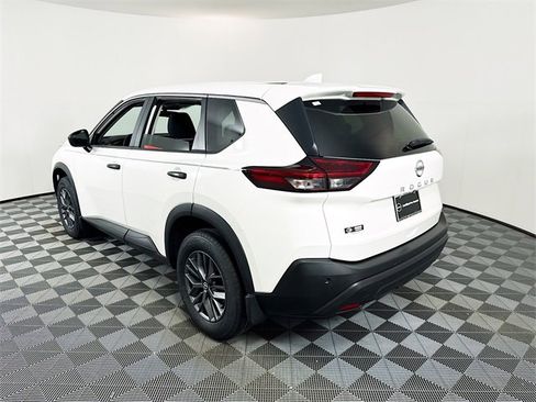 Certified 2021 Nissan Rogue S image 21