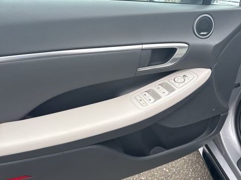 Used 2023 Hyundai Sonata SEL image 18