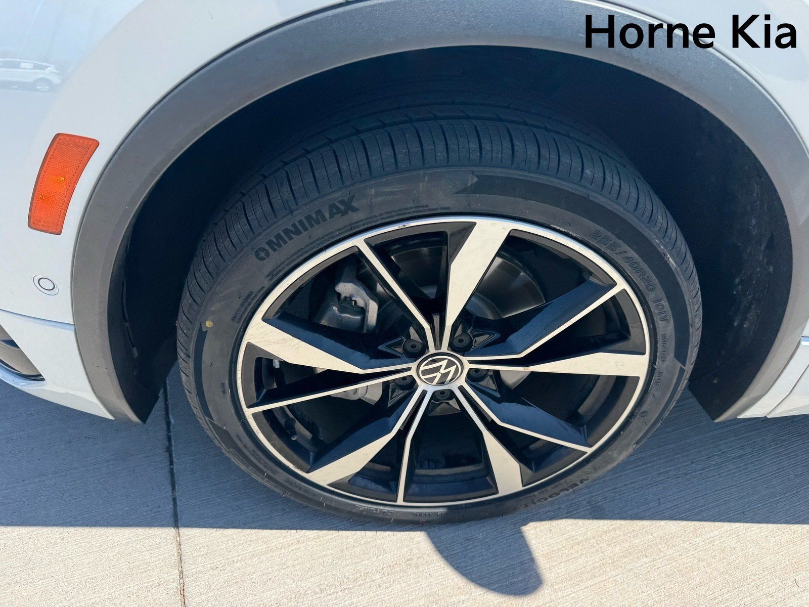 Used 2022 Volkswagen Tiguan SEL R-Line AWD/4WD image 8