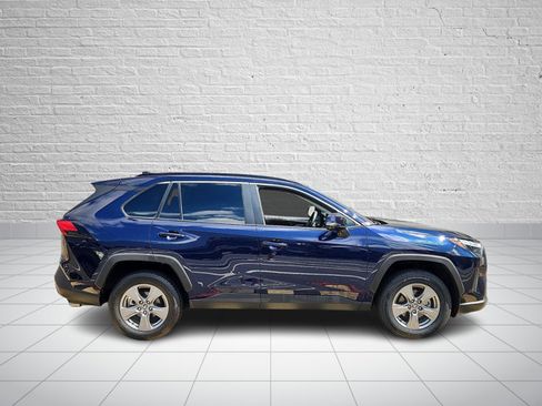 Used 2025 Toyota RAV4 XLE FWD image 7