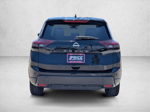Used 2025 Nissan Rogue SV FWD image 7