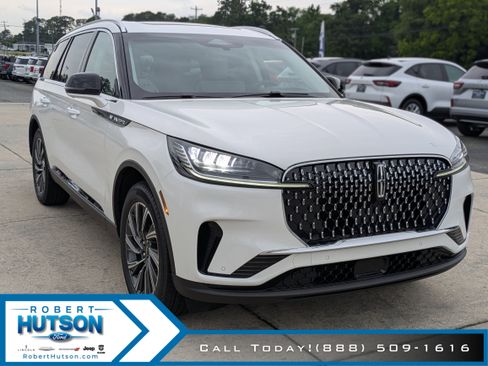 New 2025 Lincoln Aviator 2WD w/ Equipment Group 101A image 4