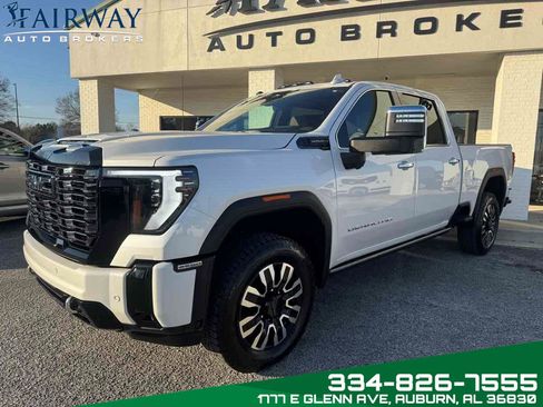 Used 2025 GMC Sierra 2500 Denali Ultimate w/ Max Trailering Package image 2