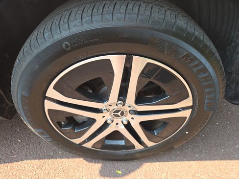 Used 2022 Mercedes-Benz GLS 450 4MATIC image 9