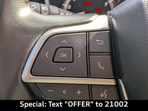 Used 2023 Toyota Highlander XSE image 28