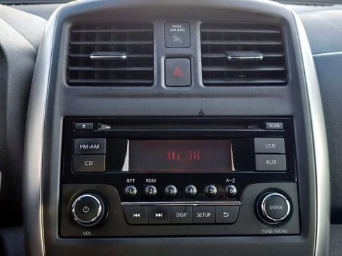 Used 2015 Nissan Versa SV FWD image 16
