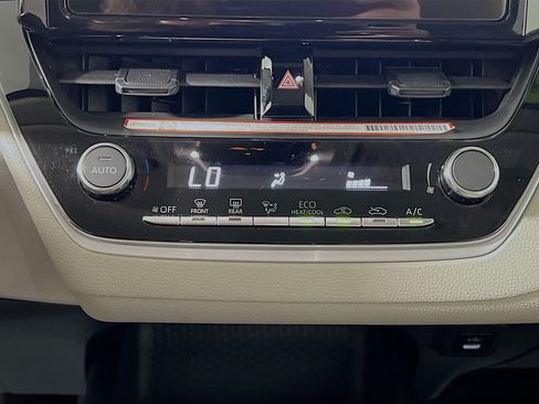Used 2025 Toyota Corolla LE FWD image 25