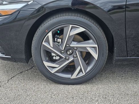 New 2026 Hyundai Elantra Limited FWD image 13