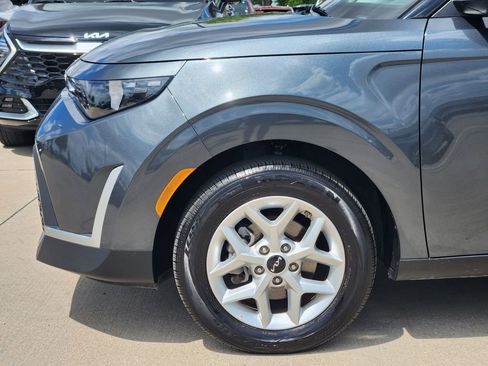 Used 2025 Kia Soul LX image 14