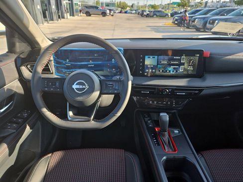 New 2025 Nissan Kicks SR image 12