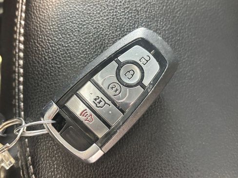 Used 2023 Ford Explorer Limited image 28