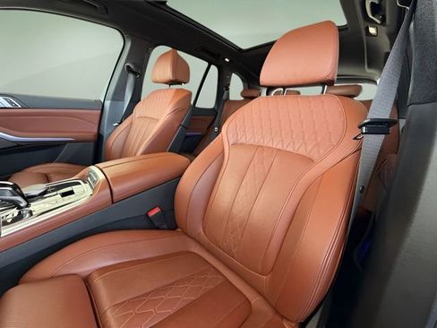 Used 2022 BMW X5 M50i image 27