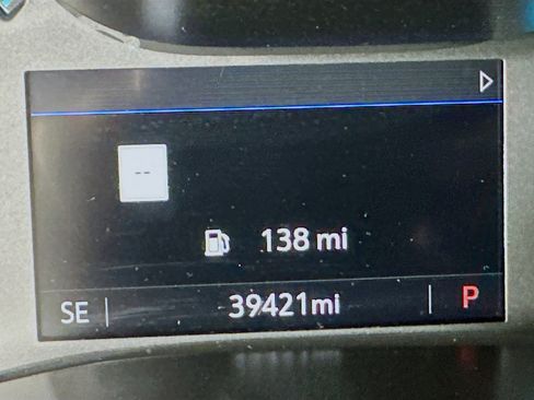 Used 2022 GMC Canyon Denali image 18