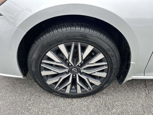 Used 2023 Nissan Altima 2.5 SV image 6