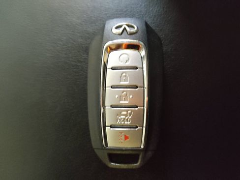 Used 2019 INFINITI QX60 Luxe w/ Essential Package image 32