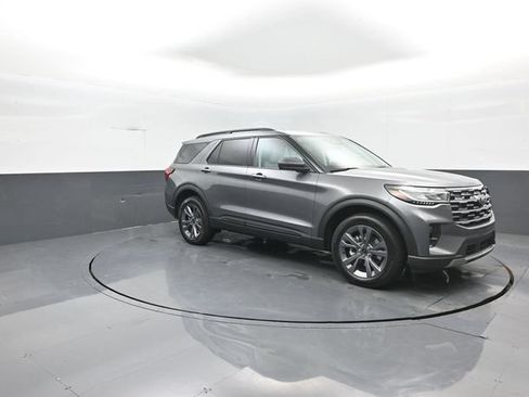 New 2026 Ford Explorer Active w/ Active Comfort Package AWD/4WD image 2