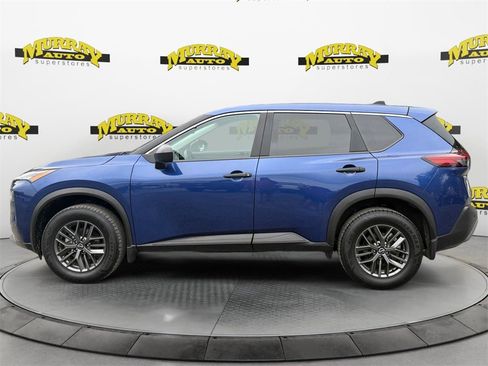 Used 2023 Nissan Rogue S image 2