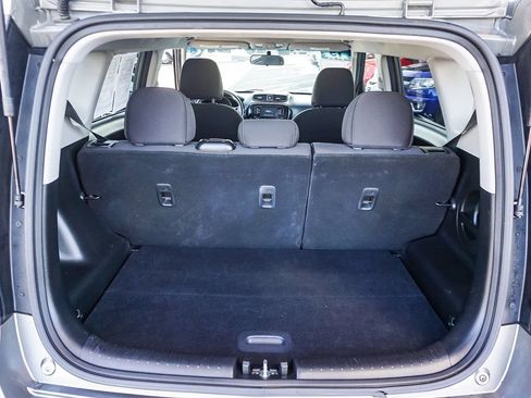 Used 2019 Kia Soul FWD image 25
