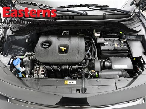 Used 2025 Kia Soul LX w/ LX Technology Package FWD image 7