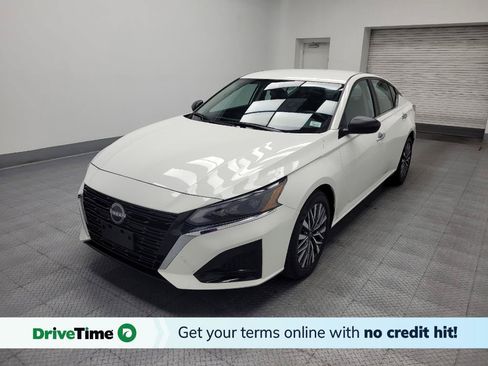 Used 2025 Nissan Altima 2.5 SV FWD image 1