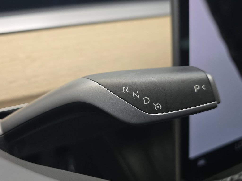 Used 2023 Tesla Model 3 Standard Range RWD image 12