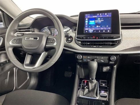 Used 2022 Jeep Compass Sport image 13