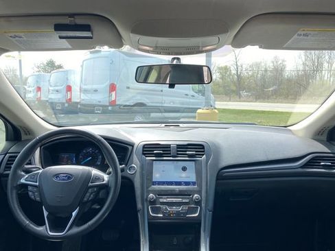 Used 2018 Ford Fusion SE w/ Equipment Group 601A FWD image 21