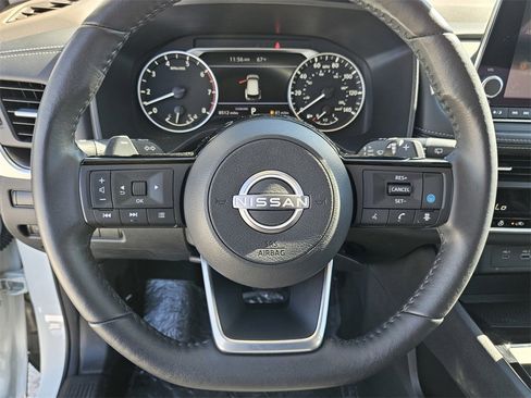 Used 2023 Nissan Rogue SV w/ SV Premium B Package image 14