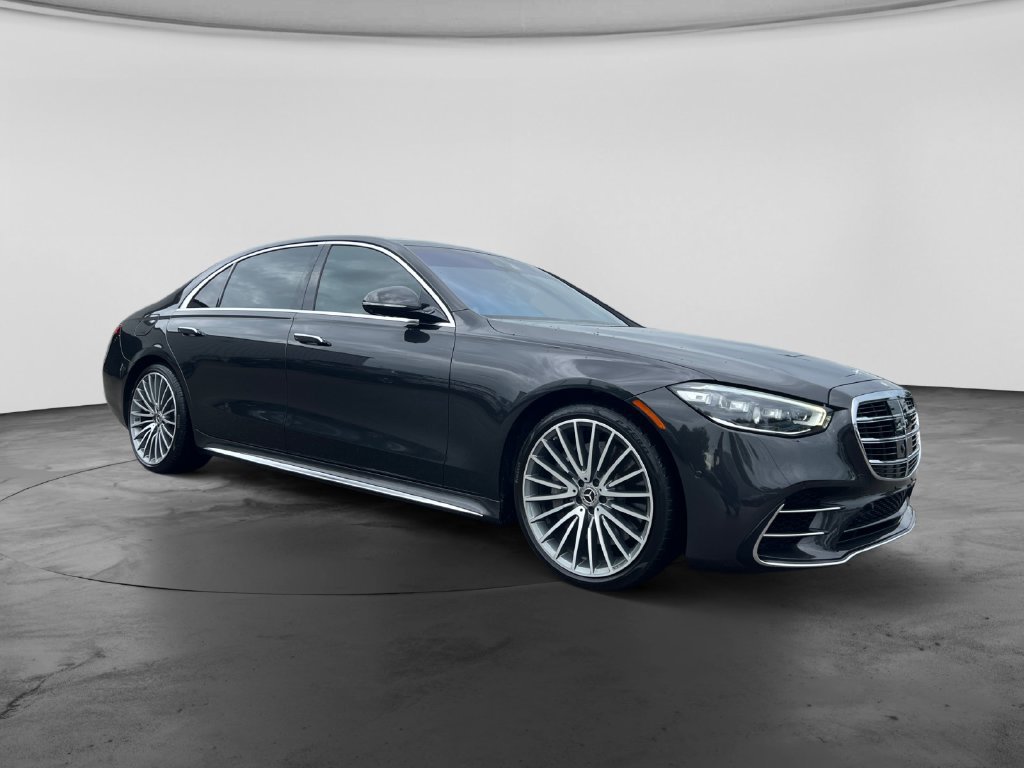 Used 2023 Mercedes-Benz S 580 4MATIC Sedan image 3
