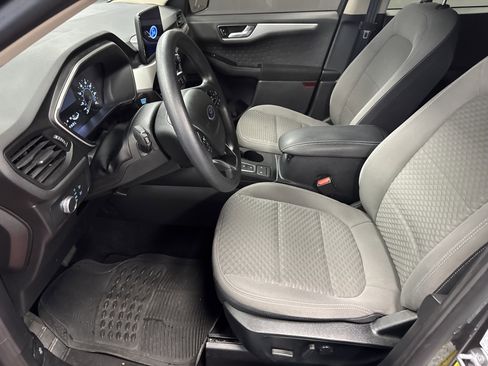 Used 2020 Ford Escape SE image 8