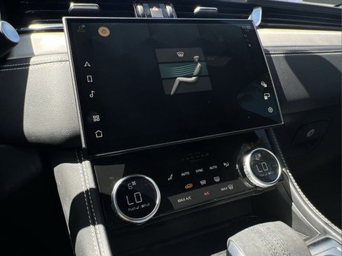 Used 2025 Jaguar F-PACE R-Dynamic S image 28