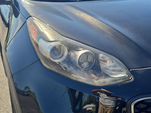 Used 2018 Kia Sportage LX w/ LX Popular Package image 6