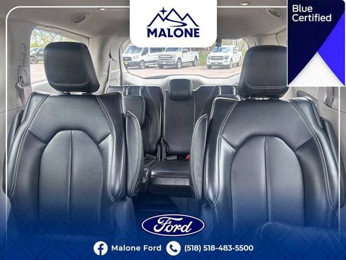Used 2023 Chrysler Pacifica Touring-L FWD image 14