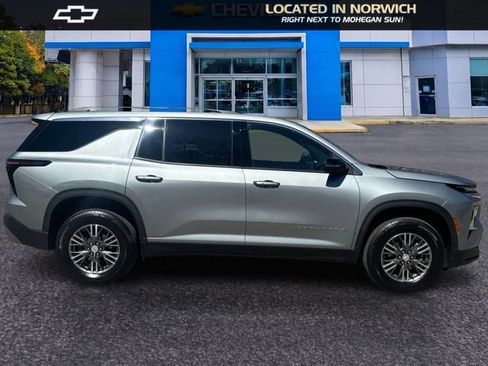 Certified 2025 Chevrolet Traverse LT AWD/4WD image 4