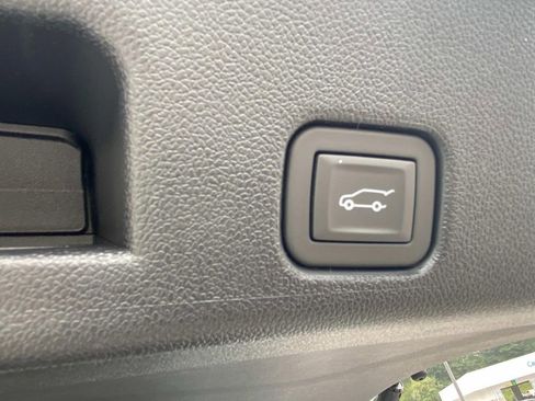 New 2026 Chevrolet Traverse LT w/ Driver Confidence Package image 10