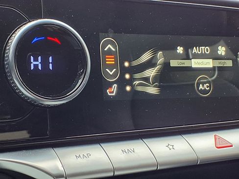 Used 2025 Genesis GV70 2.5T image 5