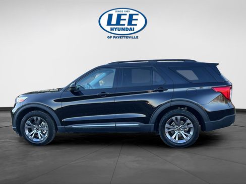 Used 2023 Ford Explorer XLT w/ Equipment Group 202A image 3