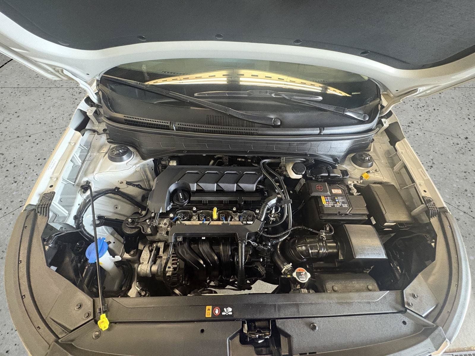 Used 2025 Hyundai Venue SEL FWD image 9