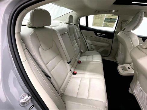 Used 2024 Volvo S60 B5 Plus image 20