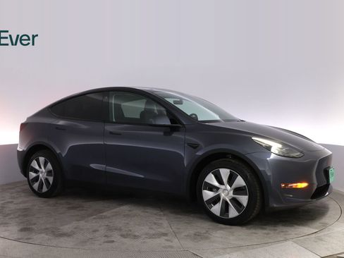 Used 2023 Tesla Model Y Long Range AWD/4WD image 14