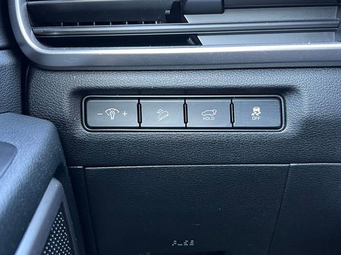 Used 2025 Kia Telluride S FWD image 22